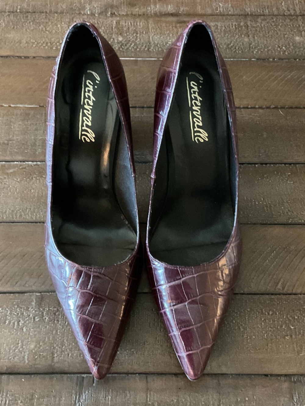 ✨ I’intervalle Burgundy Croc Embossed Leather Pumps - size (40) 9.5 US